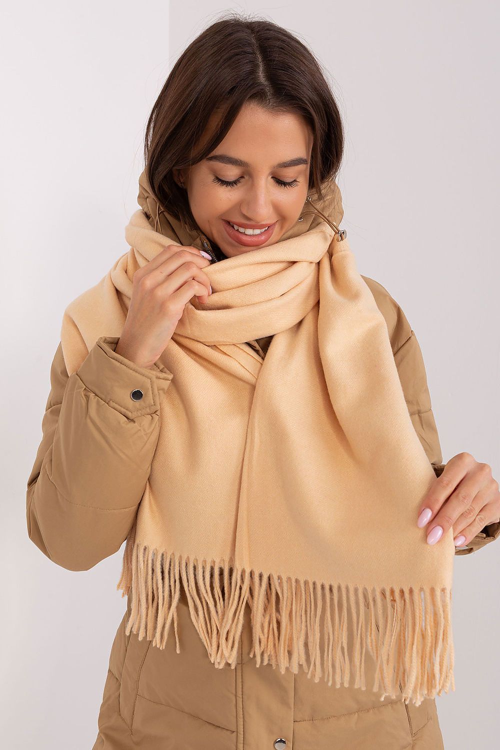  Shawl model 187607 AT 