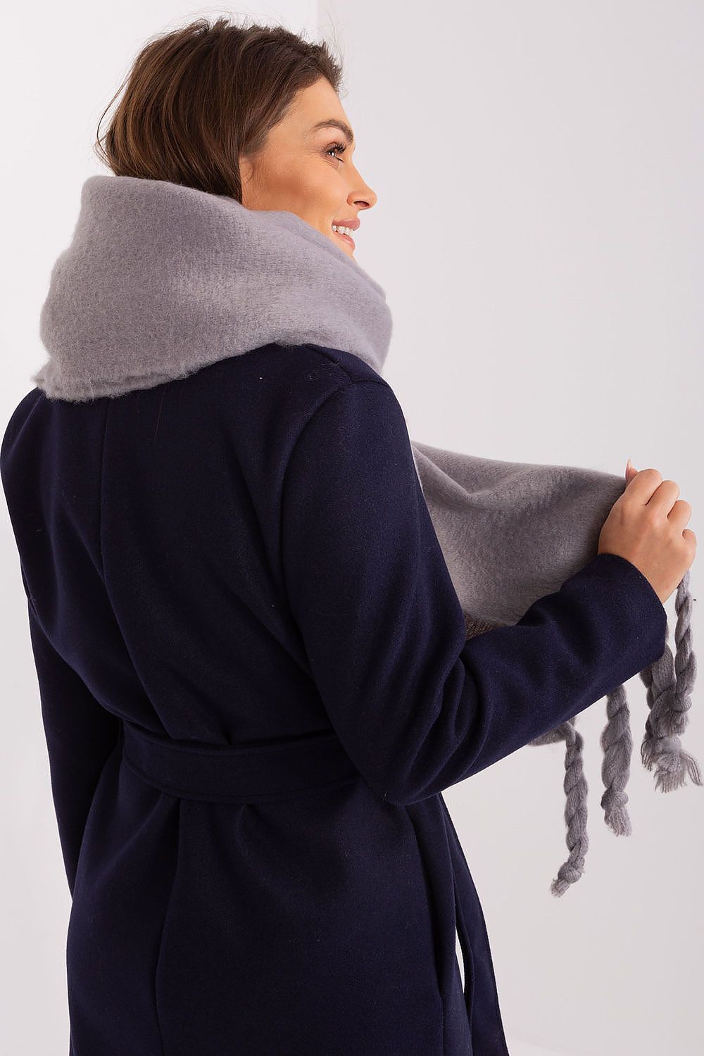  Shawl model 189884 AT 