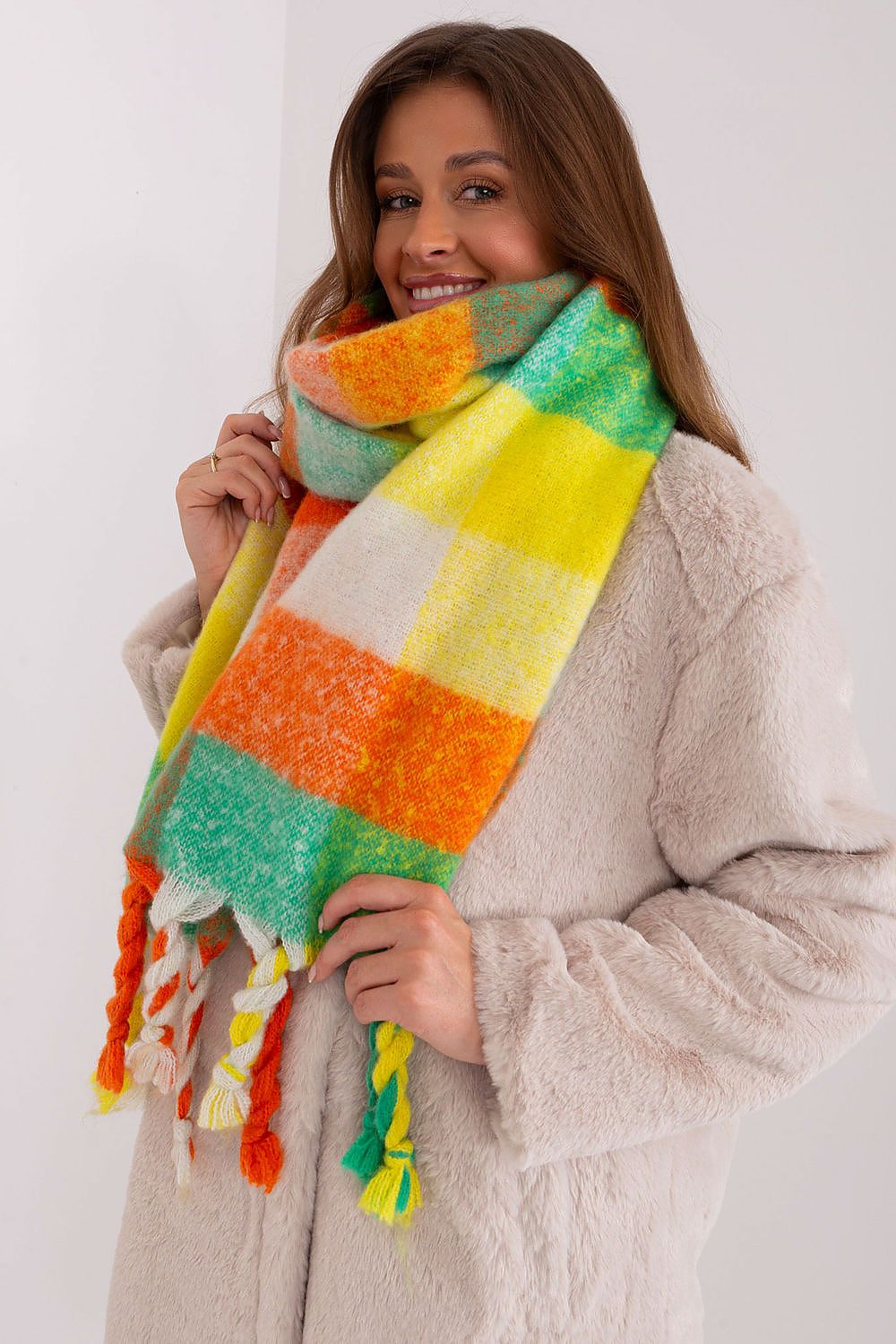  Shawl model 191712 AT 