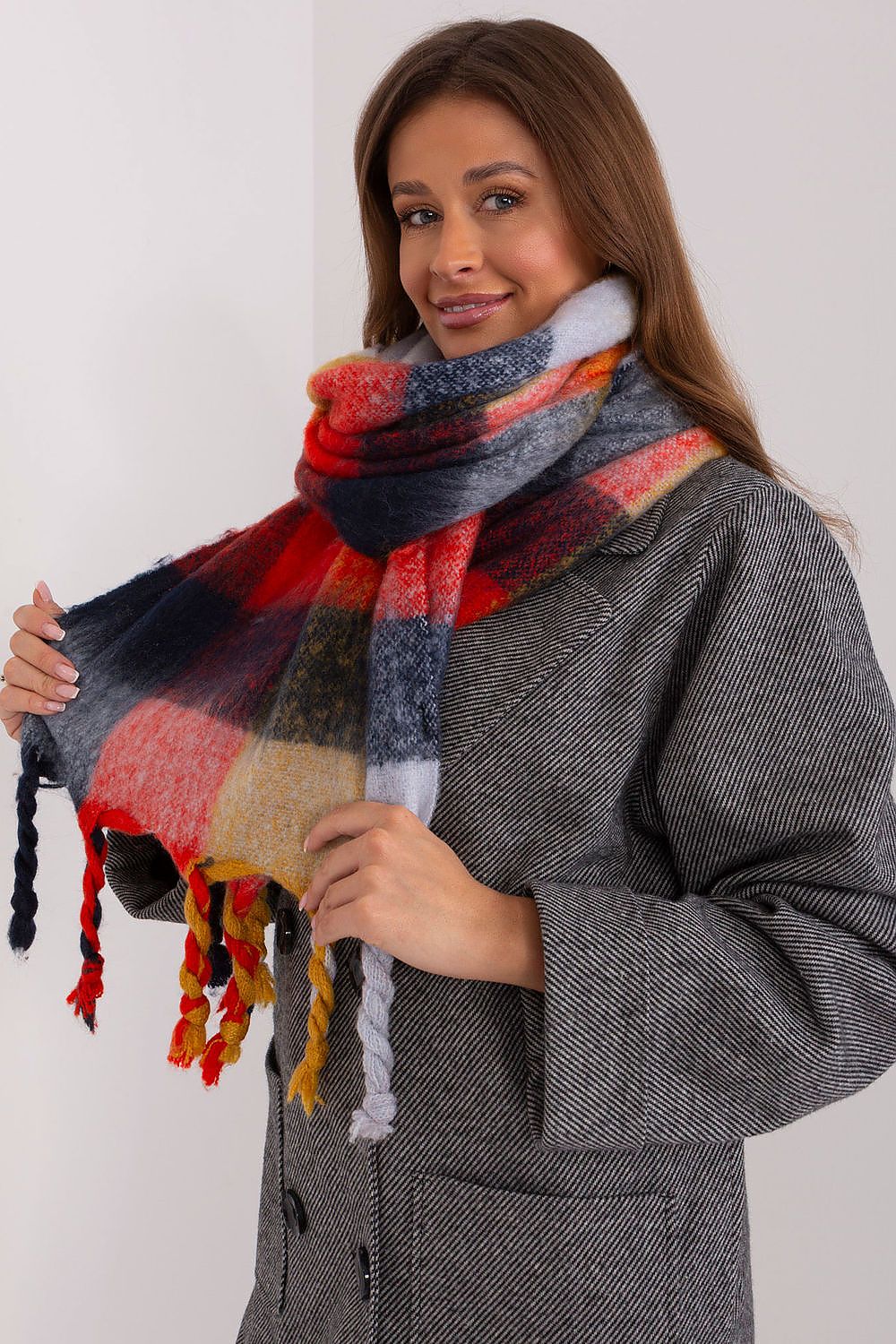  Shawl model 191713 AT 