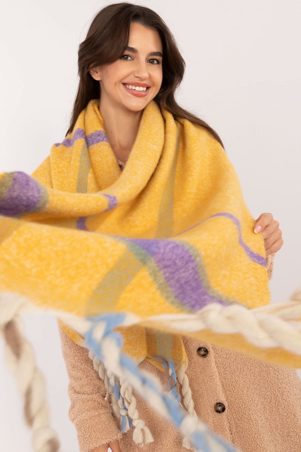  Shawl model 202574 AT 