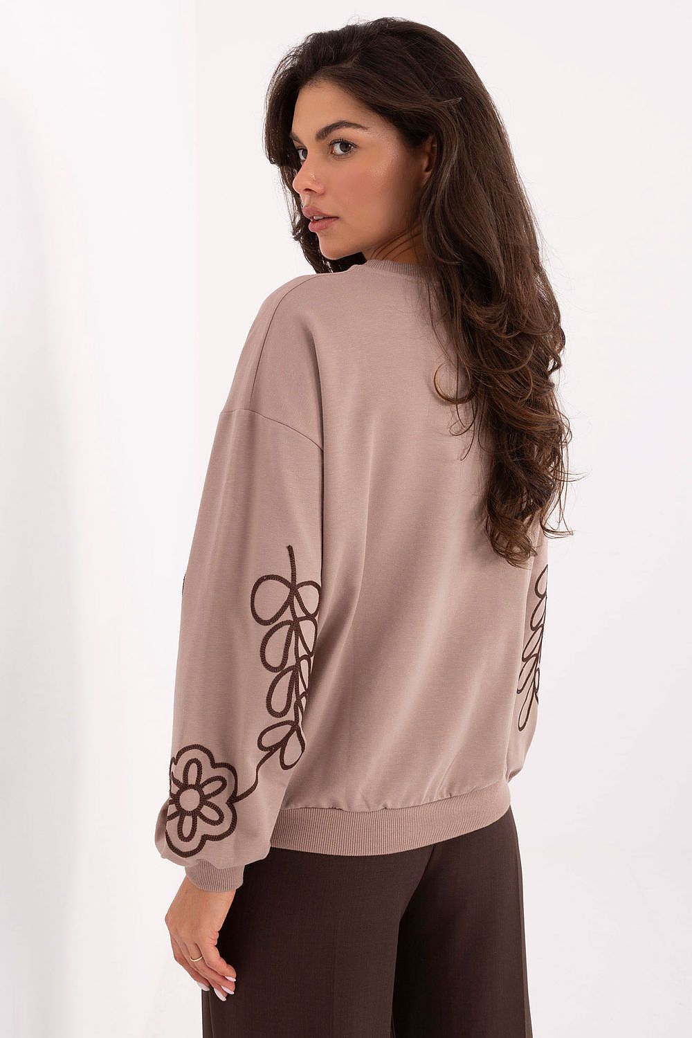  Sweatshirt model 218384 Relevance 