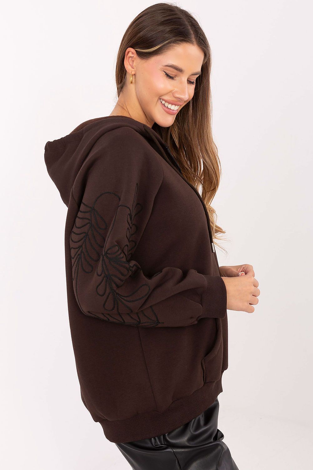  Sweatshirt model 219429 Relevance 