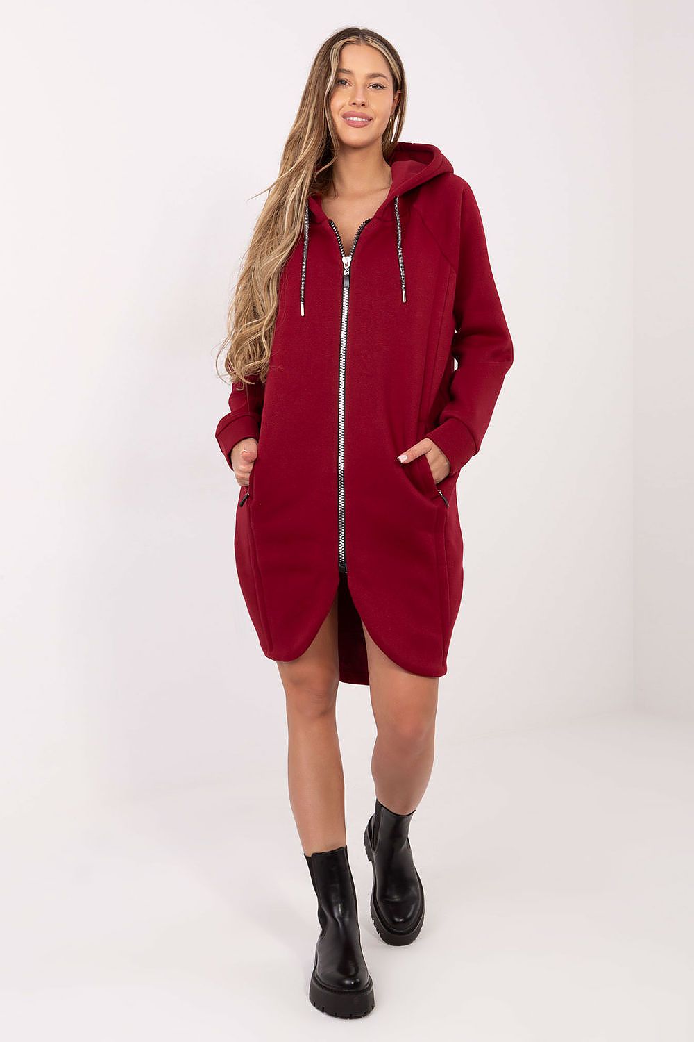  Sweatshirt model 221800 Relevance 